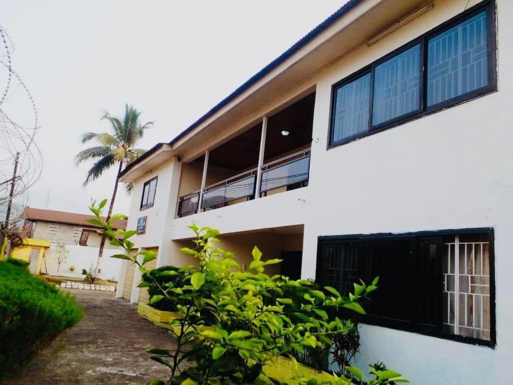 Zunox Guest House Freetown Eksteriør bilde