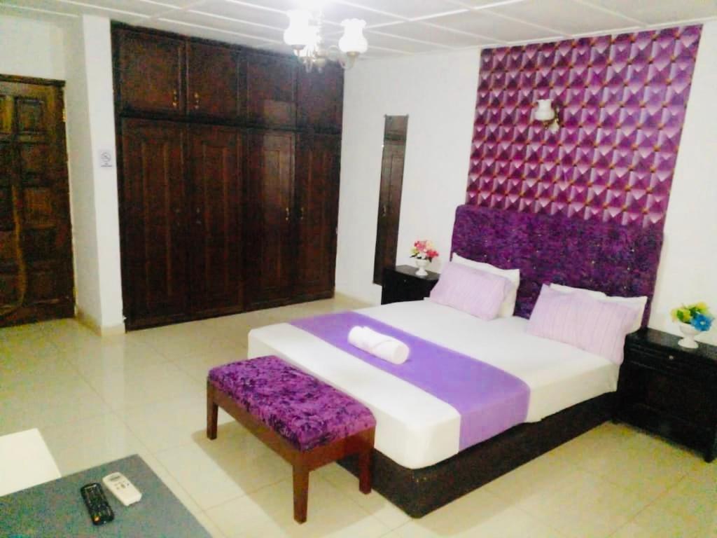 Zunox Guest House Freetown Eksteriør bilde