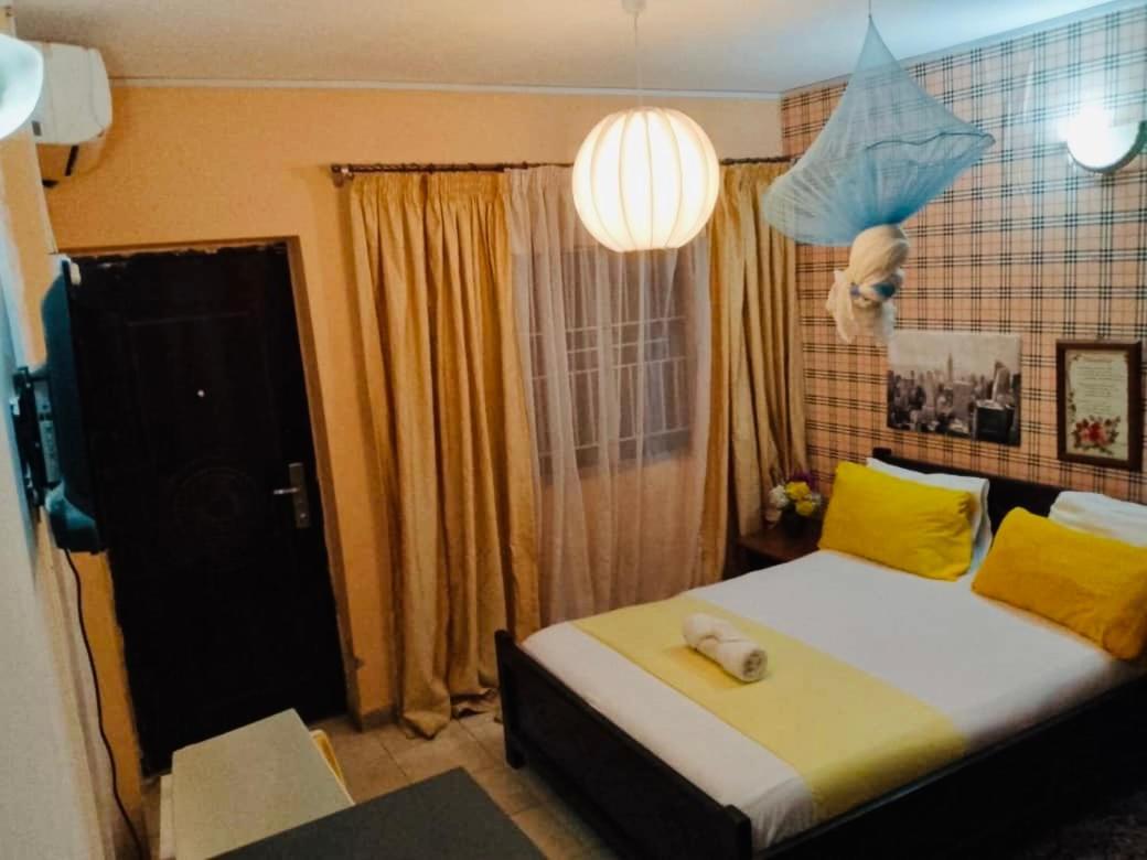 Zunox Guest House Freetown Eksteriør bilde