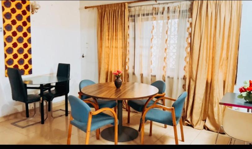 Zunox Guest House Freetown Eksteriør bilde