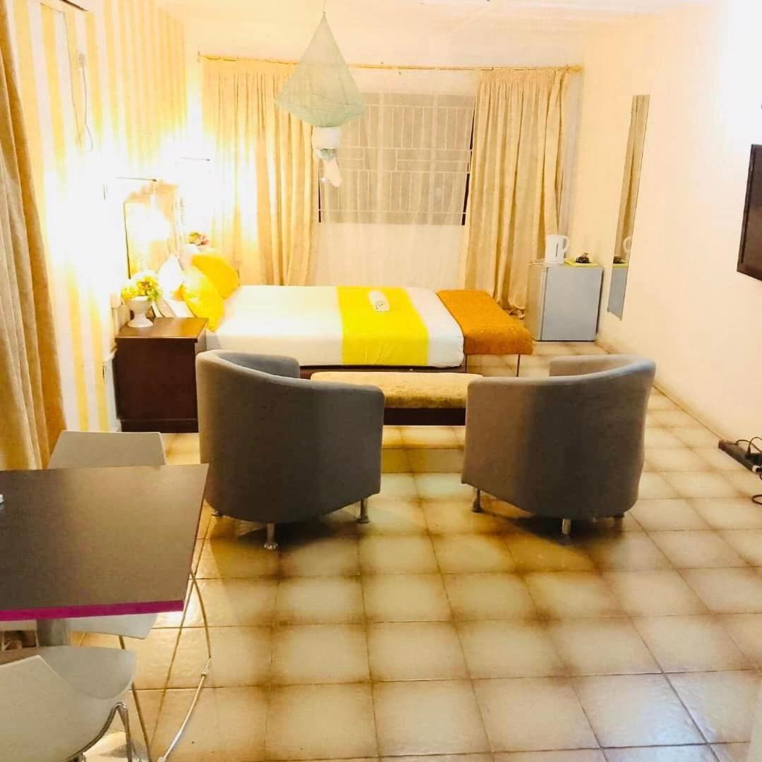 Zunox Guest House Freetown Eksteriør bilde