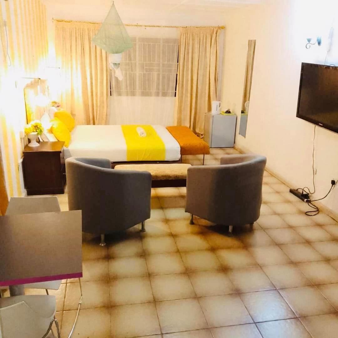Zunox Guest House Freetown Eksteriør bilde