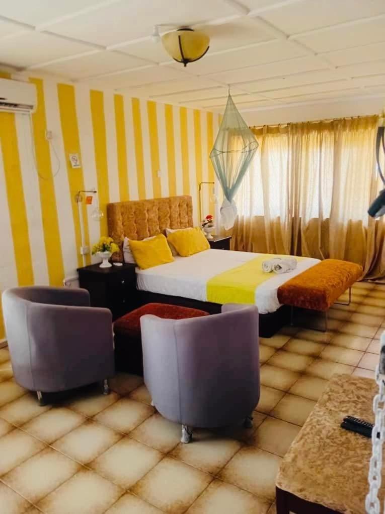 Zunox Guest House Freetown Eksteriør bilde
