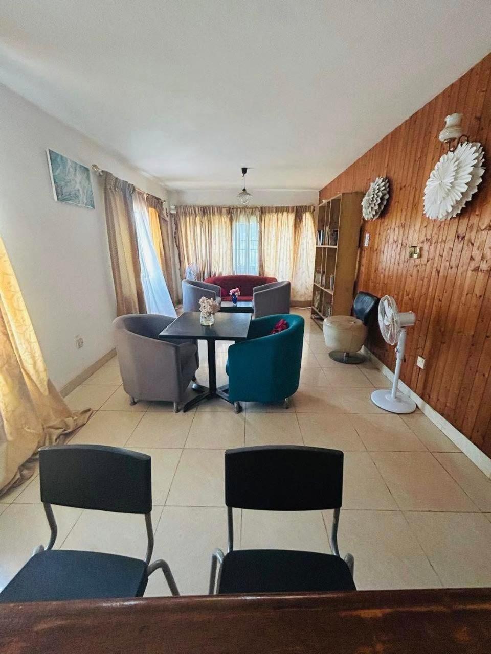 Zunox Guest House Freetown Eksteriør bilde