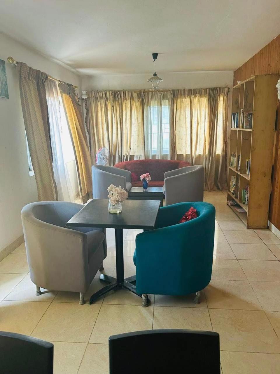 Zunox Guest House Freetown Eksteriør bilde