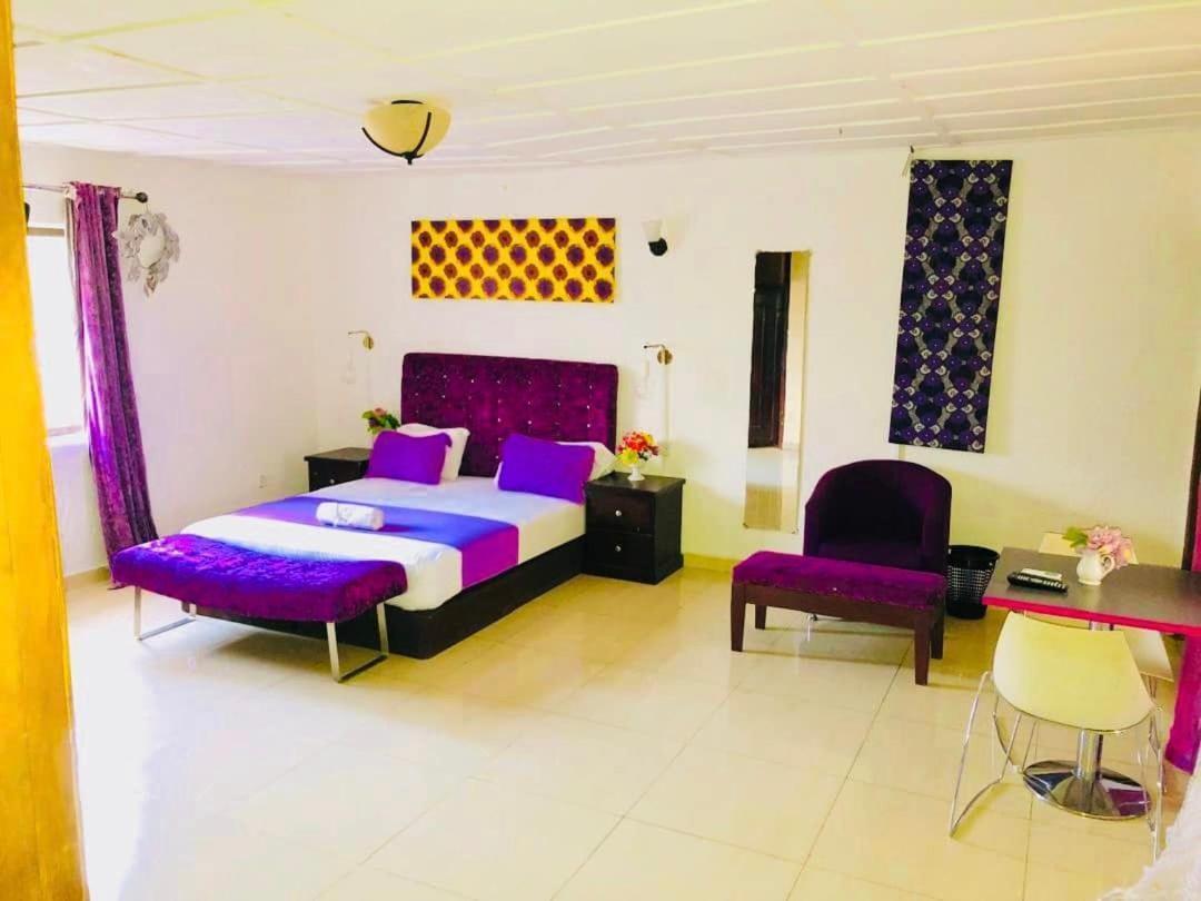 Zunox Guest House Freetown Eksteriør bilde